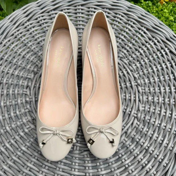 Kate Spade Beverly Bow Pump Patent Tusk Sz 7.5 - Picture 3 of 10